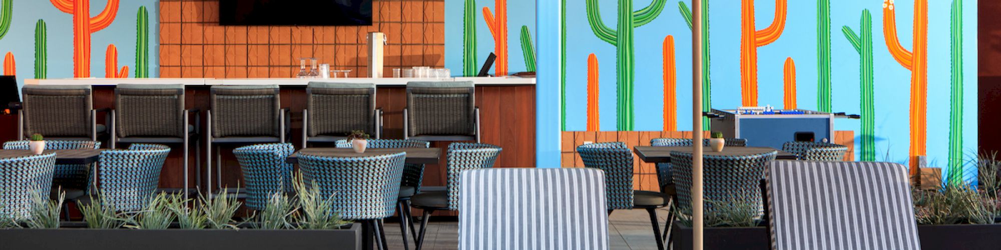 pool bar lounge seating